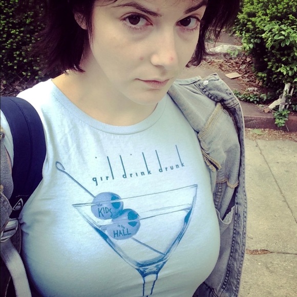 RARE Alstyle Kids in the Hall Girl Drink Drunk Tee - Picture 1 of 5